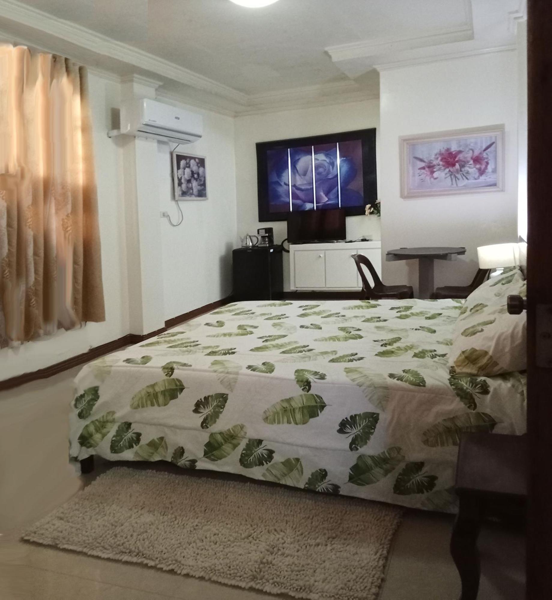 Leizel'S Bed & Breakfast Palompon Экстерьер фото